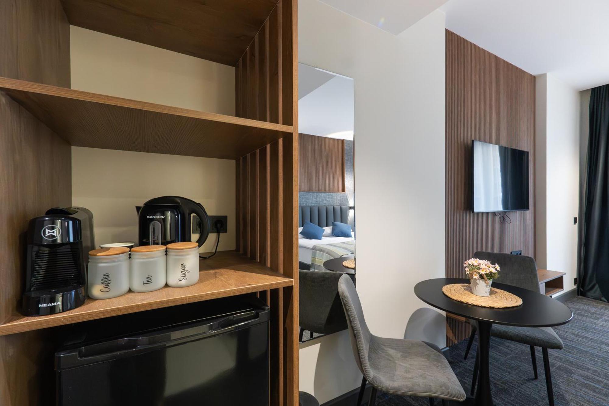 Nova Luxe Hotel & Residences Батуми Экстерьер фото