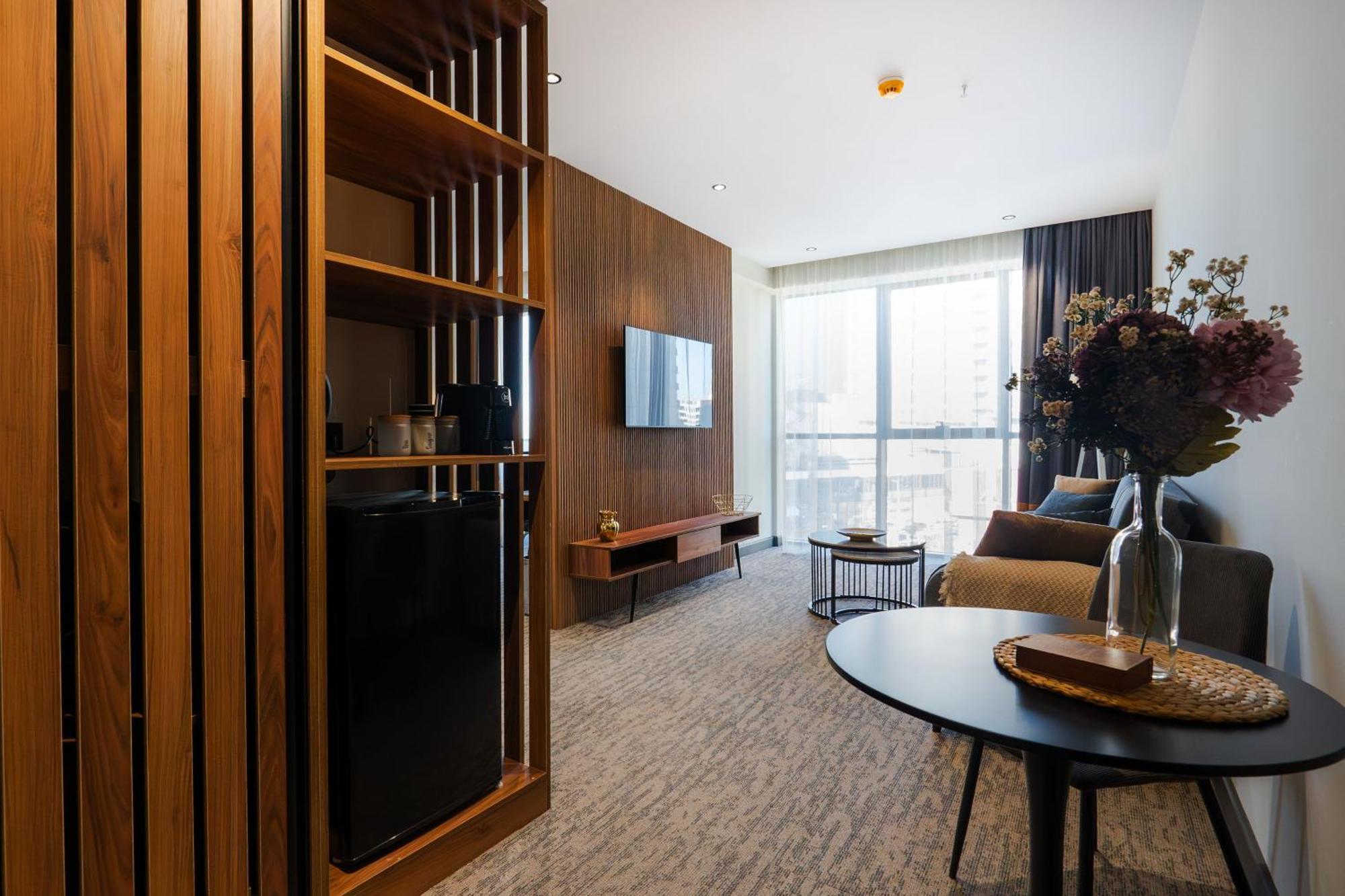 Nova Luxe Hotel & Residences Батуми Экстерьер фото